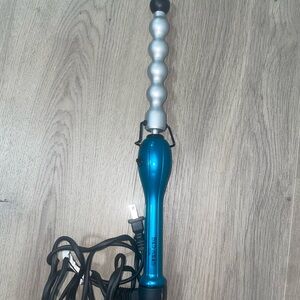 Bed Head Rock N' Roller Clamp-Free Bubble Teal Curling Wand